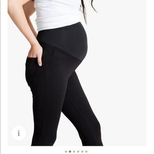 Ingrid & Isabel black Ponte Pants with pockets